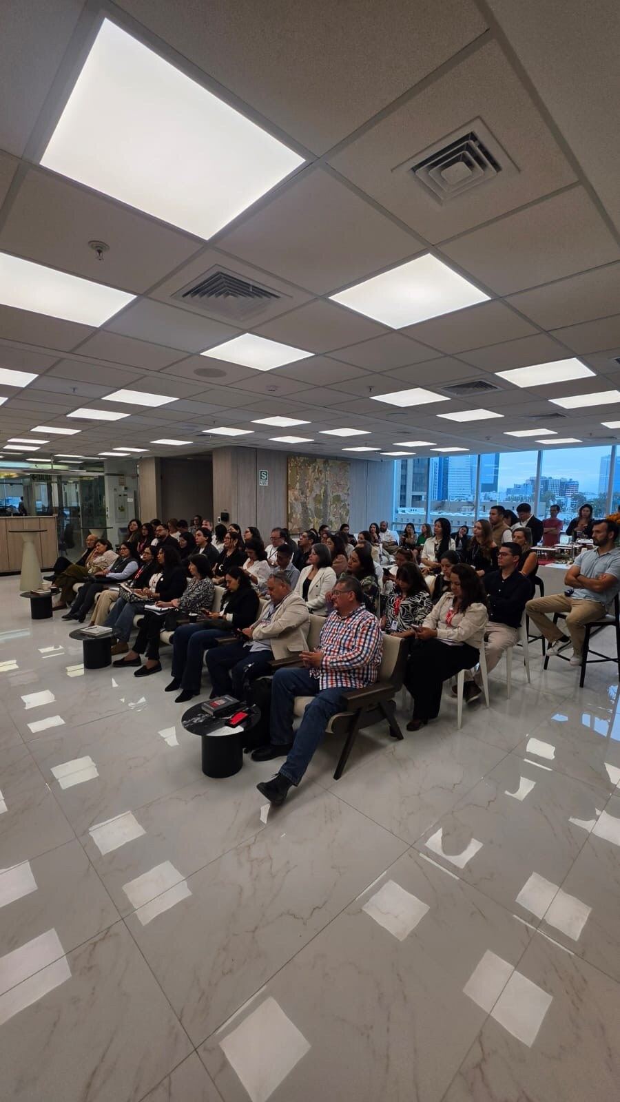 Sala llena durante una formación de María Suprun